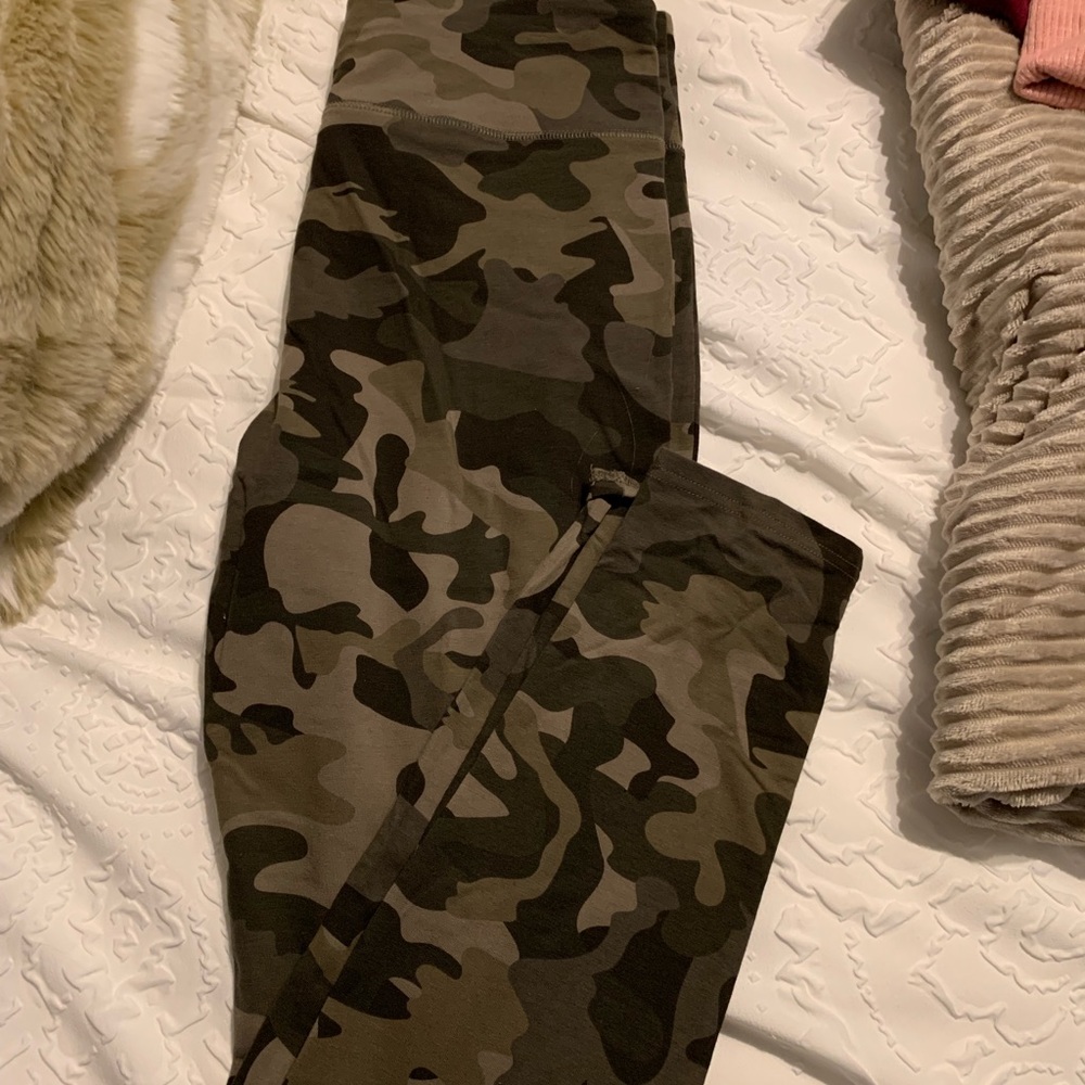 Camo leggings